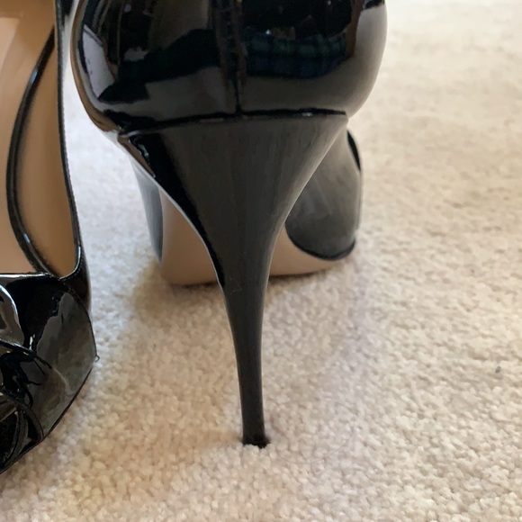 Valentino Garavani (authentic) size 37 (7 US) EUC worn once patent Black - Picture 7 of 13